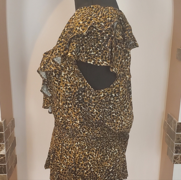 NWT Waist-Defined Ruffle-Trim Top ( SIZE M) - Picture 6 of 11